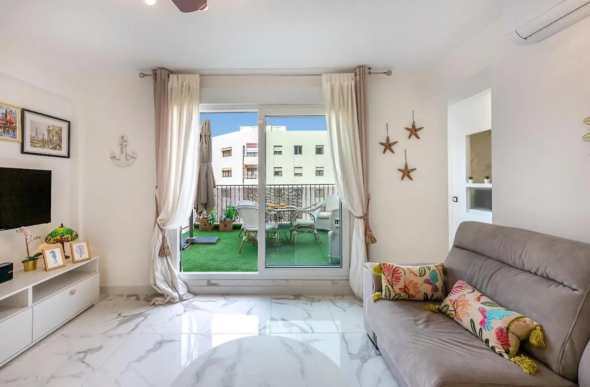 شقة Modern 1 Bedroom Apartment, Steps From The Sea & Downtown ماربيا