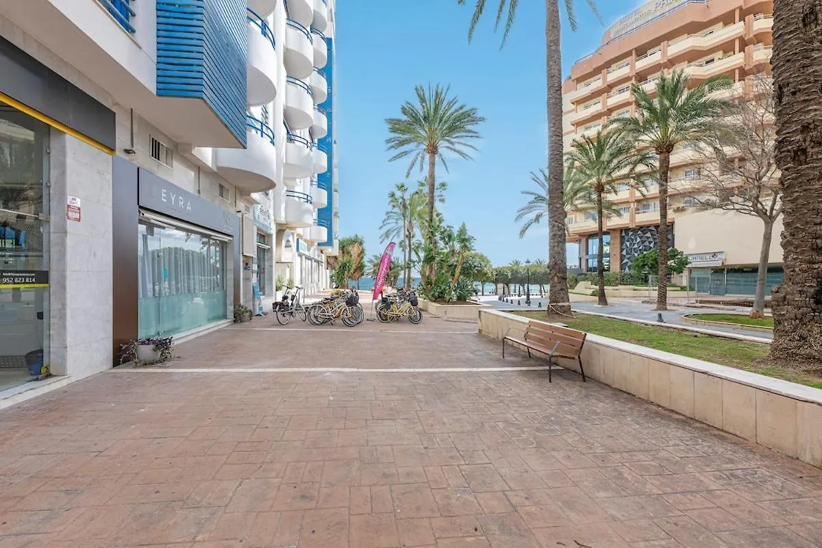 Modern 1 Bedroom Apartment, Steps From The Sea & Downtown ماربيا شقة